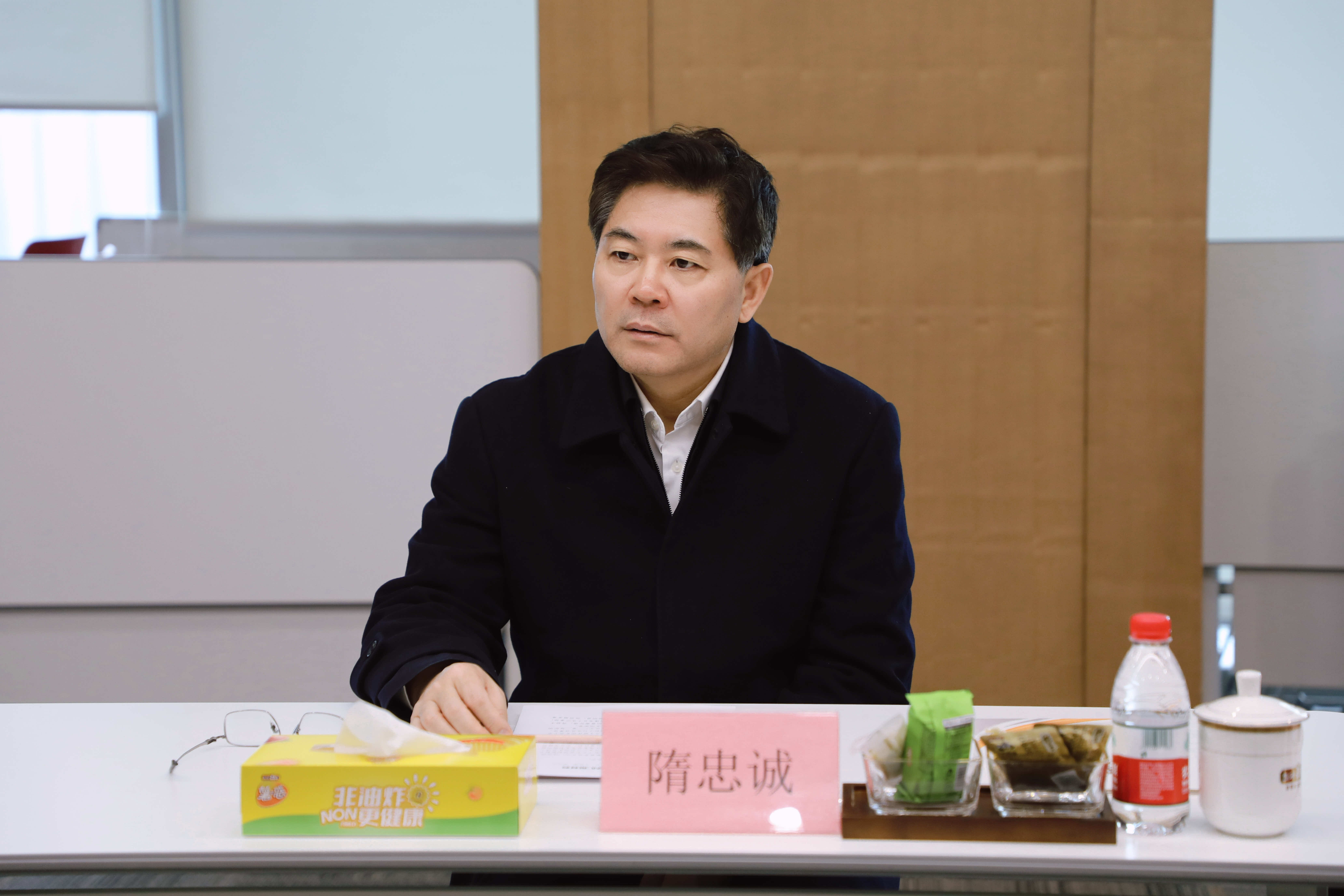 省委統(tǒng)戰(zhàn)部部長(zhǎng)隋忠誠(chéng)一行到鹽津鋪?zhàn)娱_展春節(jié)走訪慰問(wèn)